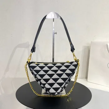 2023 Тканая бродирани триъгълна чанта с кръстосан дизайн, кожена чанта през рамо за жени с оригинален лого