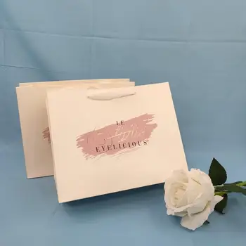 500 бр. / лот Луксозна сватбена чанта с логото на поръчката, малки подаръци пакети от златно фолио, Бяла хартиена торбичка с дръжка