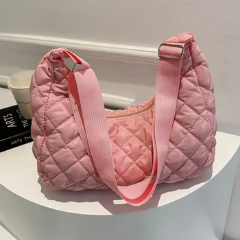 Дамски чанта под мишниците с ромбической решетка с Голям капацитет Модни седельная чанта с регулируема каишка Чанта-тоут с ромбической решетка във формата на полумесец